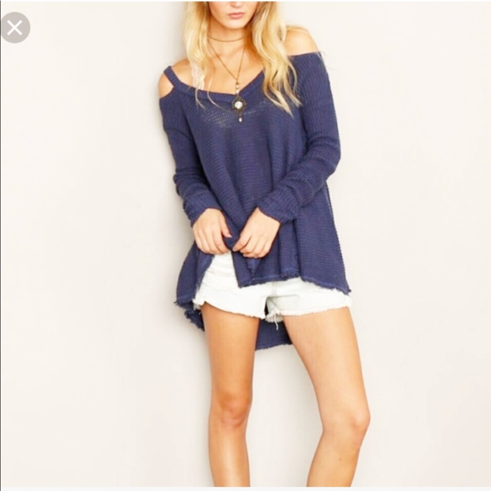 Free People • Moonshine cold shoulder Top